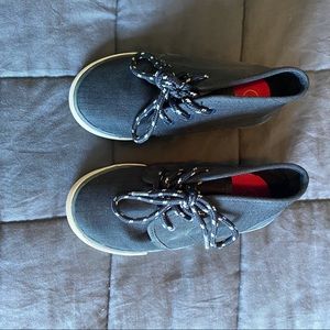 Cat and Jack Sz 9 Boys Navy Shoes